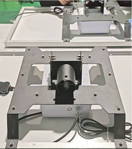 Custom anti-corrosion mounting bracket for solar street light