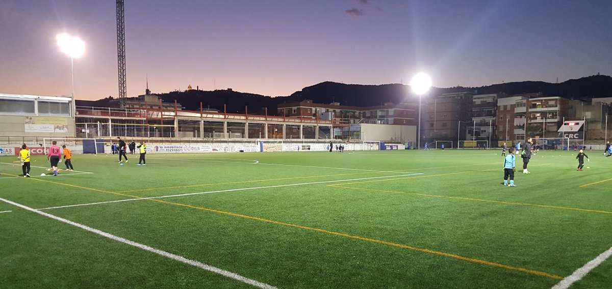 A sports field under LEYOND's high-CRI LED stadium lighting, showing true-to-life colors for professional play.