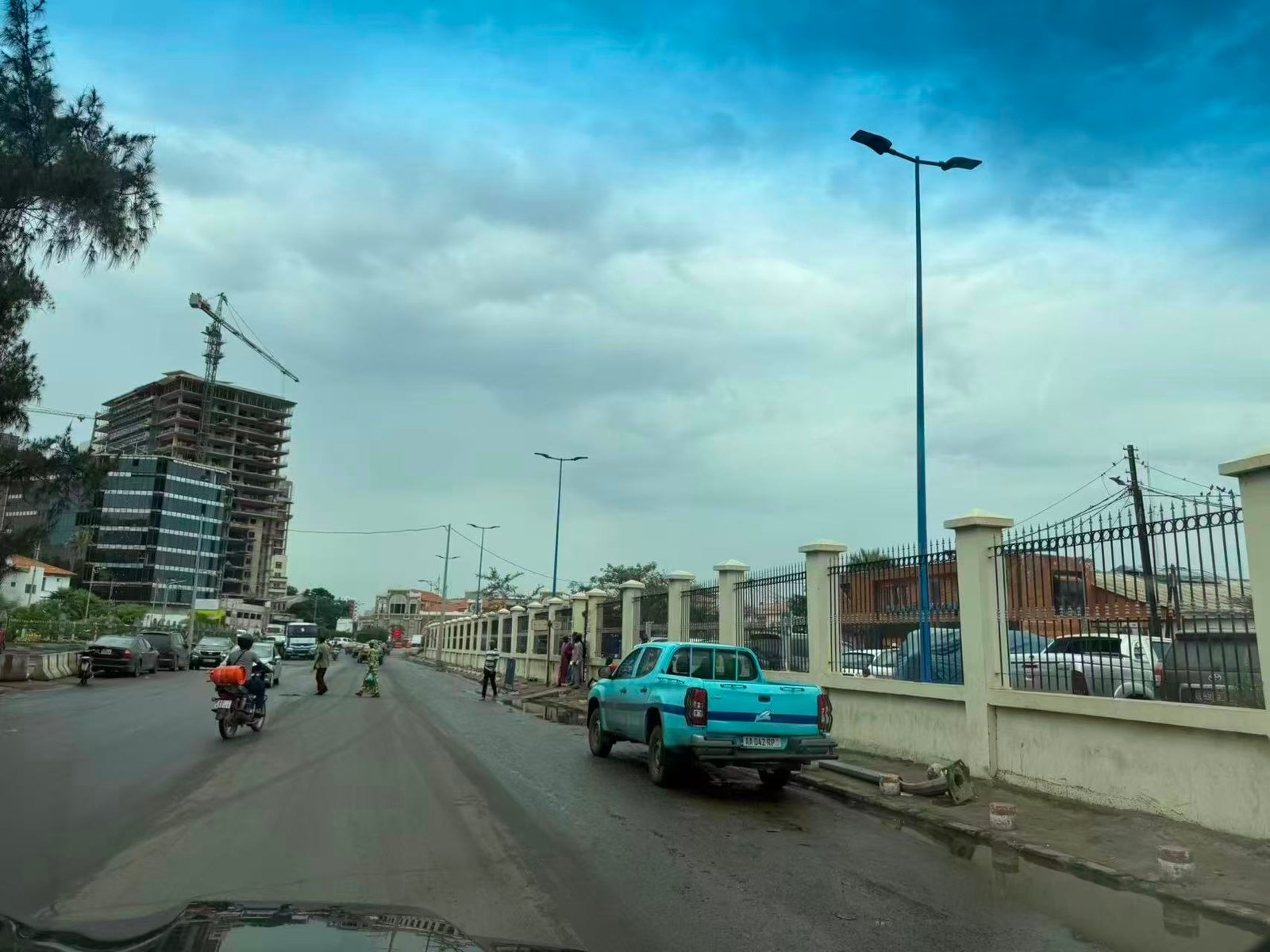 Municipal road lighting installation in Senegal with King Series fixtures