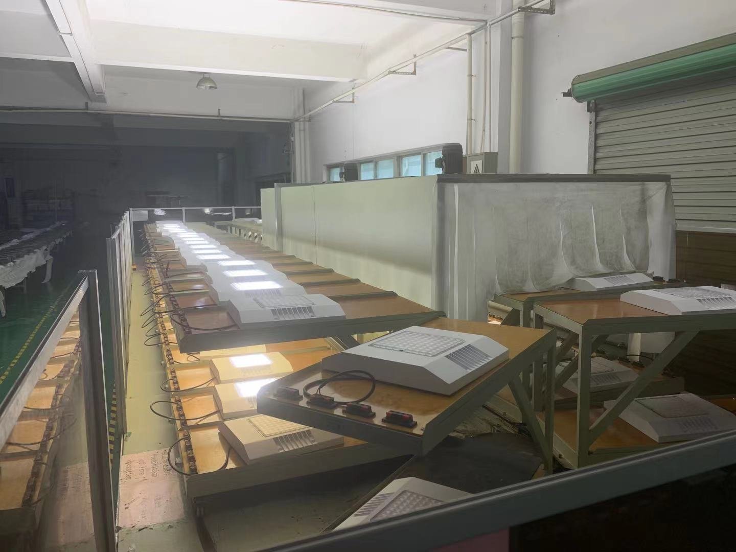 100% rigorous aging test of LED canopy lights before export