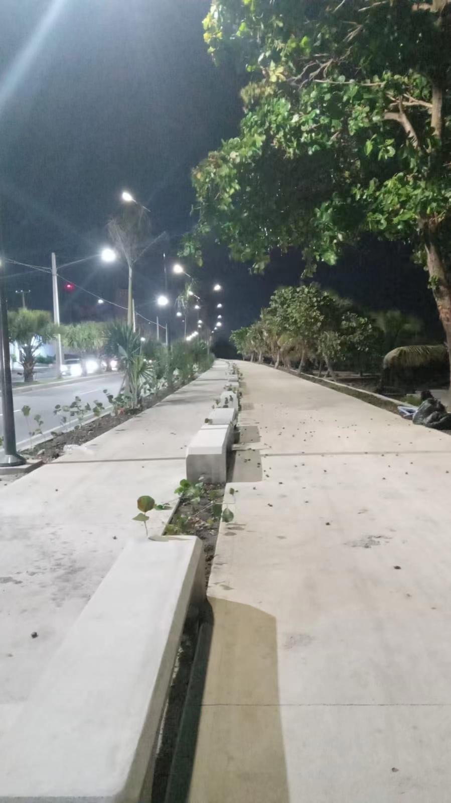 Bright night illumination of 130W solar lights on Santo Domingo Malecon