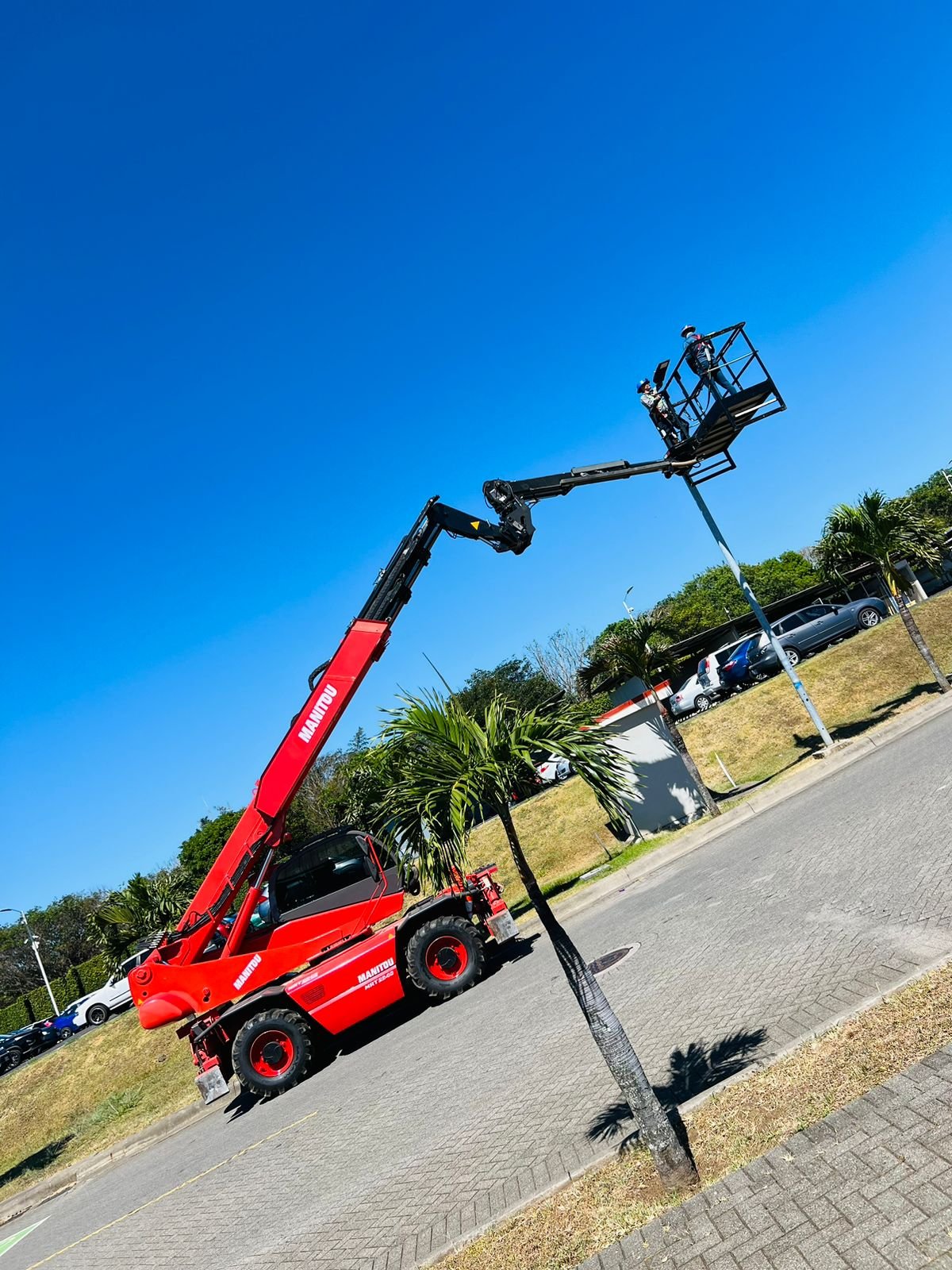 Night lighting effect of solar street light