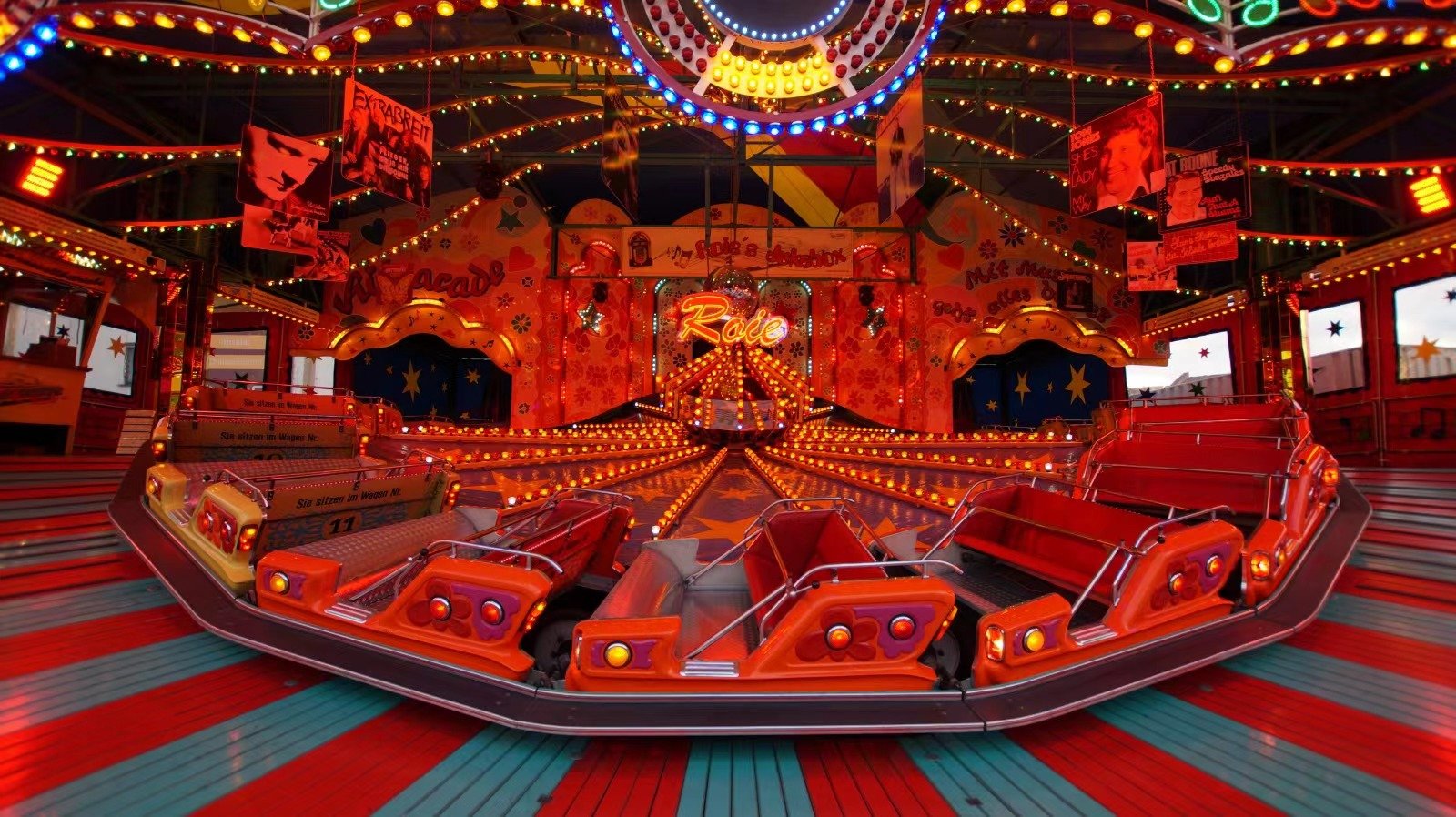 Green and blue LED lighting effect on Ferris wheel
